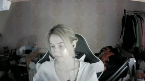 Snapshot of paradise_shade chatting on 11-29-25, 09:45 paradise_shade online show from 11-29-25, 09:45