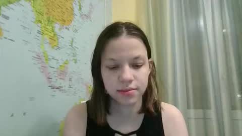 Snapshot of paradise_tease chatting on 12-14-25, 07:51 paradise_tease online show from 12-14-25, 07:51