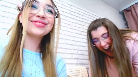 Snapshot of paradisexparadisex chatting on 02-15-26, 07:51 paradisexparadisex online show from 02-15-26, 07:51