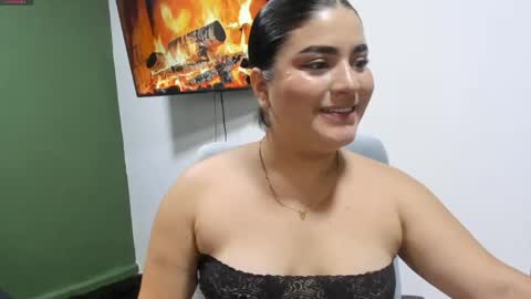 pareja_curiosa19 online show from 05-18-26, 10:26