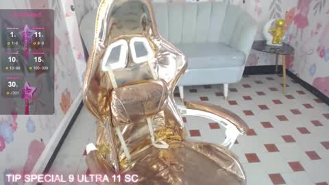 Snapshot of paris09_v chatting on 03-07-25, 06:13 PARIS online show from 03-07-25, 06:13