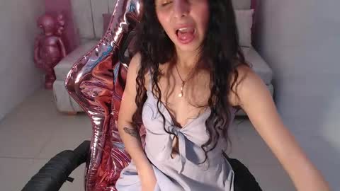 Snapshot of paris_1sub chatting on 03-07-25, 12:58 Paris 1sub online show from 03-07-25, 12:58