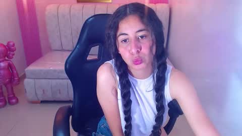 Snapshot of paris_1sub chatting on 11-04-25, 12:59 Paris 1sub online show from 11-04-25, 12:59