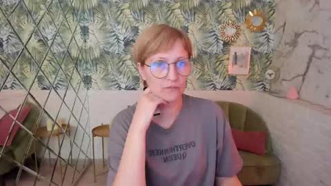 Paris online show from 05-30-26, 06:05