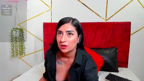 paris_evans_01 online show from 12-18-25, 12:44