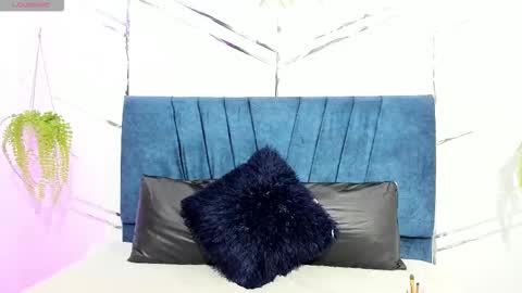 paris_evans_01 online show from 01-12-26, 09:20