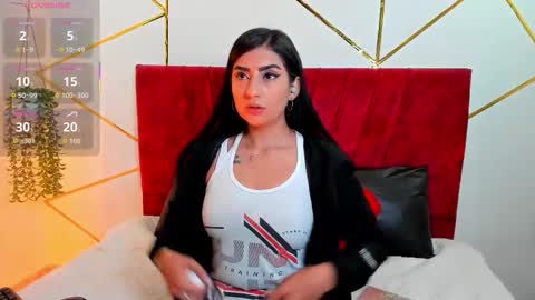 paris_evans_01 online show from 01-13-26, 12:21