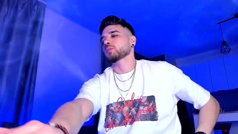 Paris online show from 01-31-25, 05:32