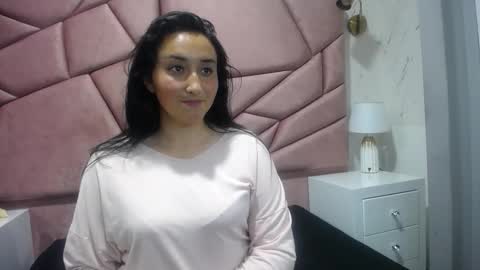 Snapshot of paris_love19 chatting on 11-22-25, 07:46 kitty online show from 11-22-25, 07:46