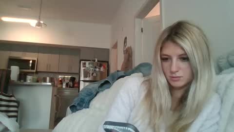 parisbaby2000 online show from 11-12-25, 03:34