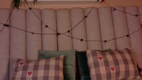 Snapshot of parisfox_ chatting on 02-03-26, 08:03 PARIS online show from 02-03-26, 08:03