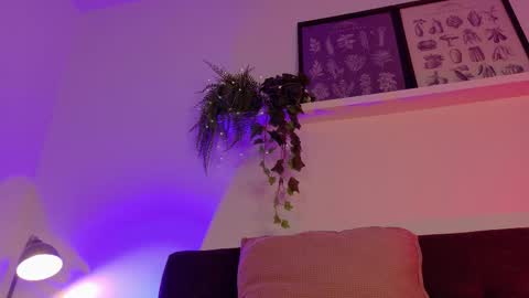 Snapshot of parisfox_ chatting on 02-06-26, 08:23 PARIS online show from 02-06-26, 08:23