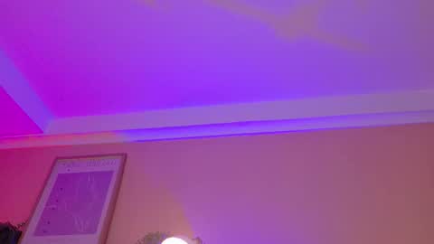 Snapshot of parisfox_ chatting on 02-26-26, 09:25 PARIS online show from 02-26-26, 09:25