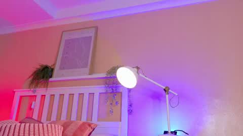 Snapshot of parisfox_ chatting on 02-28-26, 08:10 PARIS online show from 02-28-26, 08:10