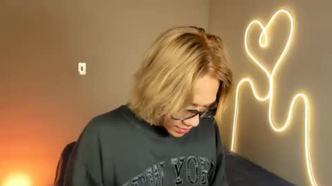 Snapshot of parisstone2 chatting on 12-08-24, 08:25 connie online show from 12-08-24, 08:25