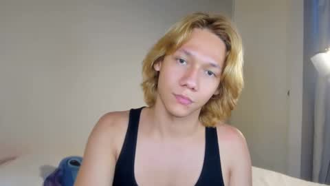 Snapshot of parisstone2 chatting on 12-25-24, 10:05 connie online show from 12-25-24, 10:05