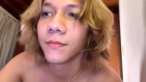 Snapshot of parisstone2 chatting on 01-09-25, 06:48 connie online show from 01-09-25, 06:48