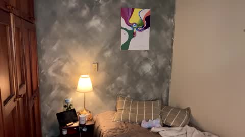 Snapshot of parisstone2 chatting on 02-05-25, 10:44 connie online show from 02-05-25, 10:44