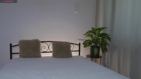 Snapshot of parisvex chatting on 06-02-26, 06:15 parisvex online show from 06-02-26, 06:15