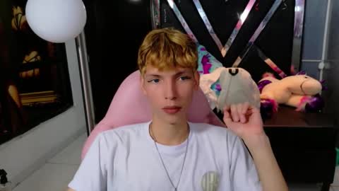 park_jimin1 online show from 09-22-25, 12:07