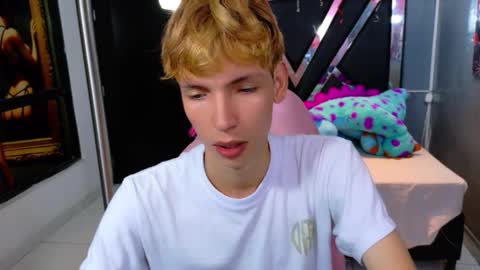 park_jimin1 online show from 09-25-25, 12:09