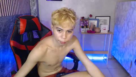 Snapshot of parkseo_yeon chatting on 09-24-25, 07:23 HENRY online show from 09-24-25, 07:23