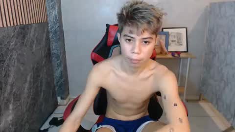 Snapshot of parkseo_yeon chatting on 10-22-25, 06:35 HENRY online show from 10-22-25, 06:35