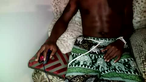 Snapshot of parlaytellio chatting on 12-14-24, 03:07 Parlay Tellio online show from 12-14-24, 03:07