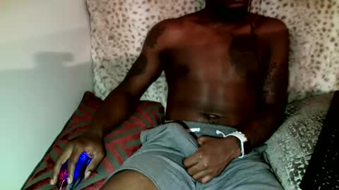 Snapshot of parlaytellio chatting on 12-29-24, 10:47 Parlay Tellio online show from 12-29-24, 10:47