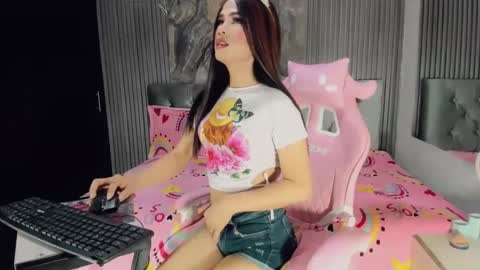 Snapshot of party_fre_girl chatting on 09-28-25, 04:45 party_fre_girl online show from 09-28-25, 04:45