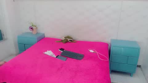 Snapshot of party_fre_girl chatting on 11-09-25, 03:38 party_fre_girl online show from 11-09-25, 03:38