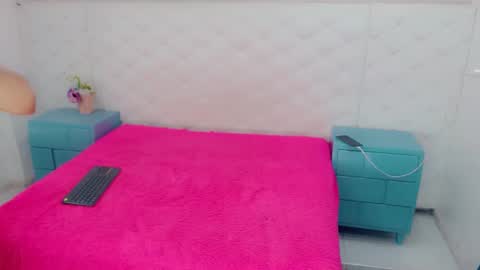 Snapshot of party_fre_girl chatting on 11-11-25, 04:01 party_fre_girl online show from 11-11-25, 04:01