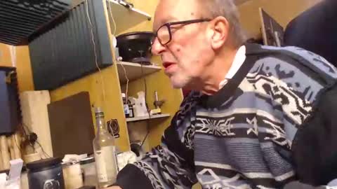 Snapshot of pascal88881 chatting on 12-05-24, 06:44 pascal88881 online show from 12-05-24, 06:44