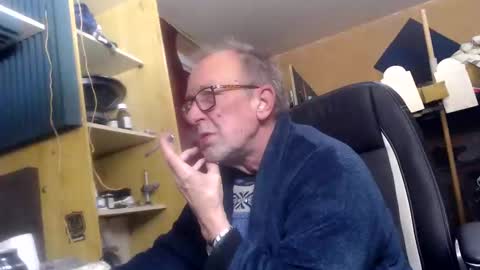 Snapshot of pascal88881 chatting on 12-08-24, 08:20 pascal88881 online show from 12-08-24, 08:20