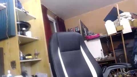 Snapshot of pascal88881 chatting on 12-08-24, 06:17 pascal88881 online show from 12-08-24, 06:17