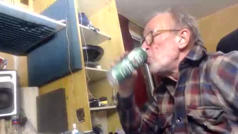 Snapshot of pascal88881 chatting on 12-08-24, 11:08 pascal88881 online show from 12-08-24, 11:08