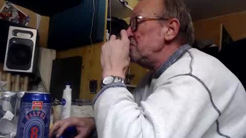 Snapshot of pascal88881 chatting on 12-15-24, 10:26 pascal88881 online show from 12-15-24, 10:26