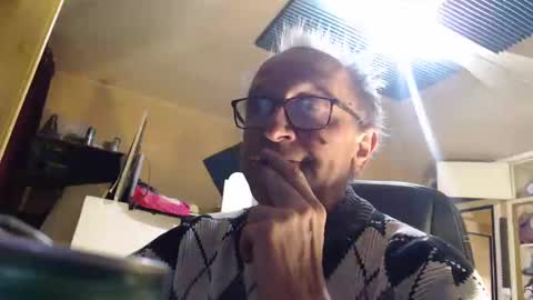 Snapshot of pascal88881 chatting on 12-21-24, 05:40 pascal88881 online show from 12-21-24, 05:40