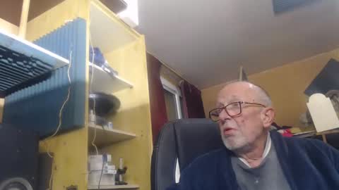 Snapshot of pascal88881 chatting on 12-27-24, 06:42 pascal88881 online show from 12-27-24, 06:42