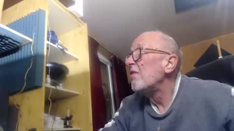 Snapshot of pascal88881 chatting on 12-28-24, 12:04 pascal88881 online show from 12-28-24, 12:04