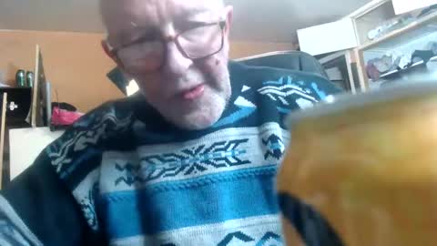 Snapshot of pascal88881 chatting on 12-31-24, 05:55 pascal88881 online show from 12-31-24, 05:55