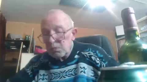 Snapshot of pascal88881 chatting on 12-31-24, 10:01 pascal88881 online show from 12-31-24, 10:01