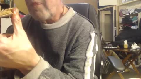 Snapshot of pascal88881 chatting on 01-01-25, 06:58 pascal88881 online show from 01-01-25, 06:58