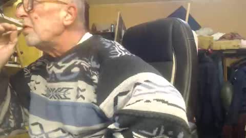 Snapshot of pascal88881 chatting on 01-02-25, 11:20 pascal88881 online show from 01-02-25, 11:20