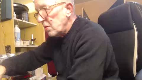 Snapshot of pascal88881 chatting on 01-05-25, 05:20 pascal88881 online show from 01-05-25, 05:20