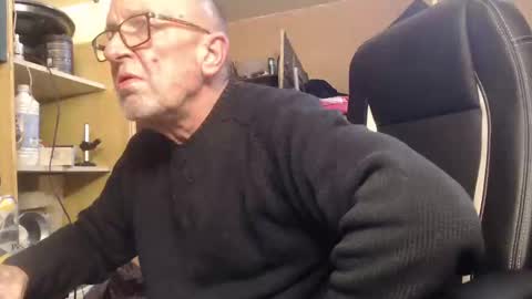 Snapshot of pascal88881 chatting on 01-06-25, 09:52 pascal88881 online show from 01-06-25, 09:52