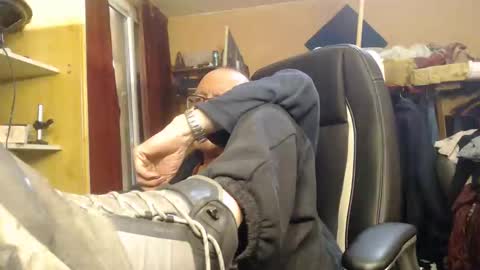 Snapshot of pascal88881 chatting on 01-07-25, 12:20 pascal88881 online show from 01-07-25, 12:20