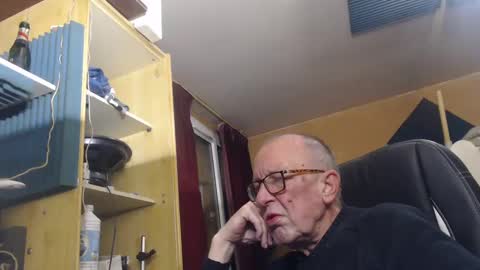 Snapshot of pascal88881 chatting on 01-08-25, 06:52 pascal88881 online show from 01-08-25, 06:52