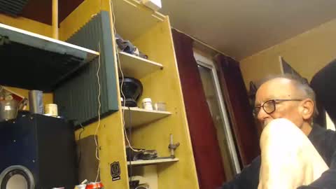 Snapshot of pascal88881 chatting on 02-27-25, 02:54 pascal88881 online show from 02-27-25, 02:54