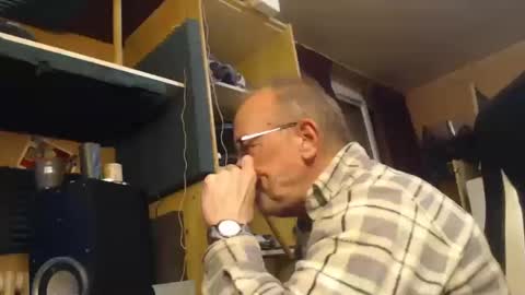 Snapshot of pascal88881 chatting on 02-27-25, 06:53 pascal88881 online show from 02-27-25, 06:53